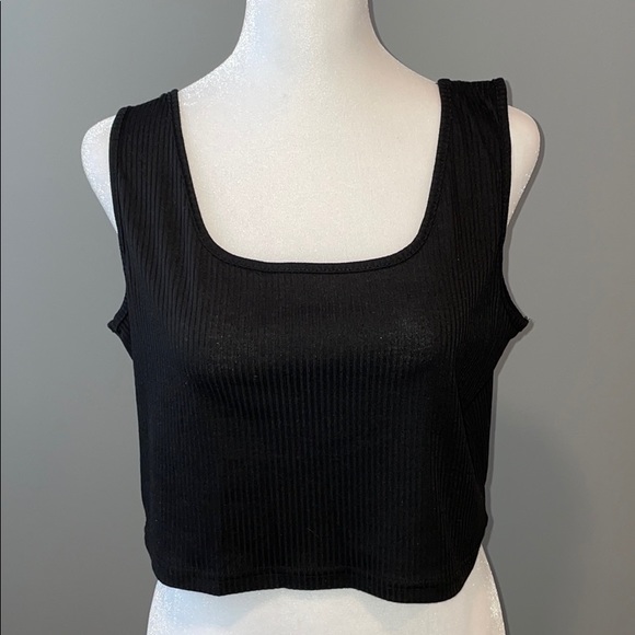 NWOT Black Ribbed Tank Top! - Picture 2 of 3